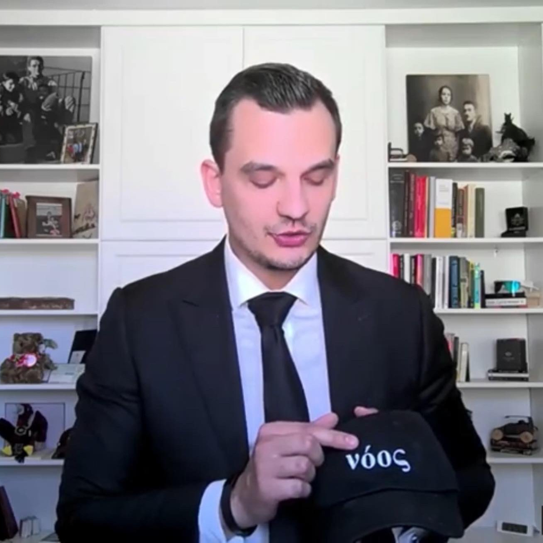 Boban Dedovic explaining νοός via hat on podcast