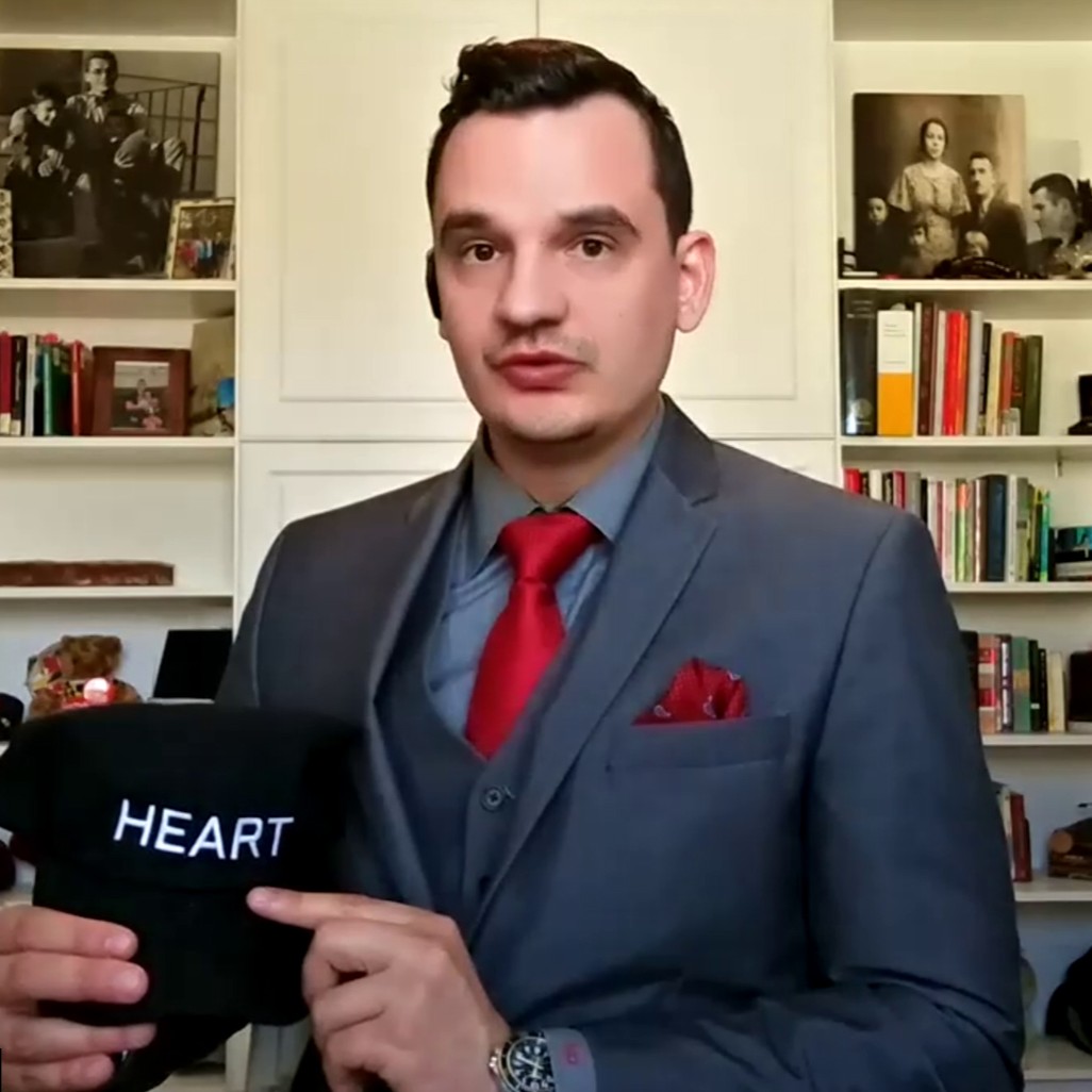 Boban Dedovic explaining heartt via hat on podcast